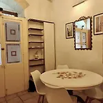 דירה Traditional Maltese Style 1br Maisonette - Grand Harbour Area ואלטה
