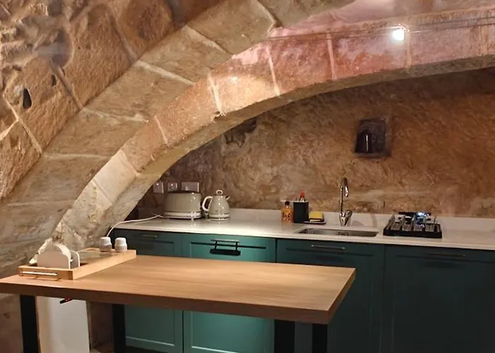 شقة Traditional Maltese Style 1br Maisonette - Grand Harbour Area فاليتا