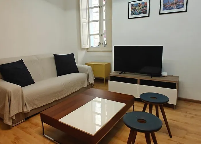 Traditional Maltese Style 1br Maisonette - Grand Harbour Area شقة