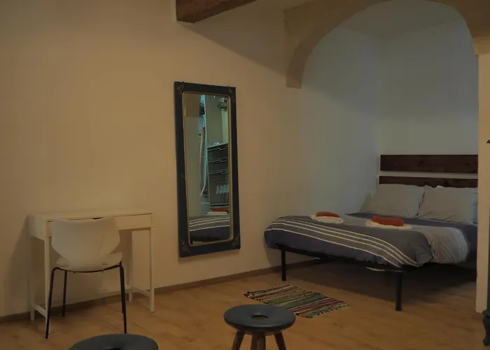 Traditional Maltese Style 1br Maisonette - Grand Harbour Area *