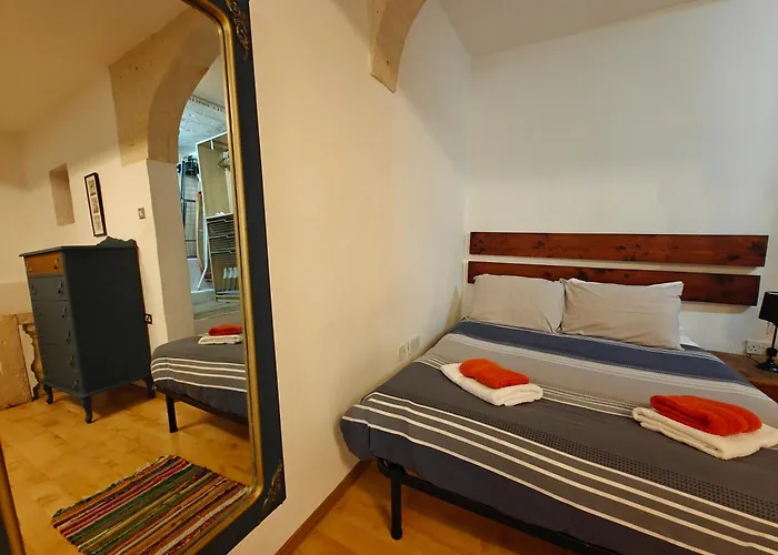 Traditional Maltese Style 1br Maisonette - Grand Harbour Area * فاليتا