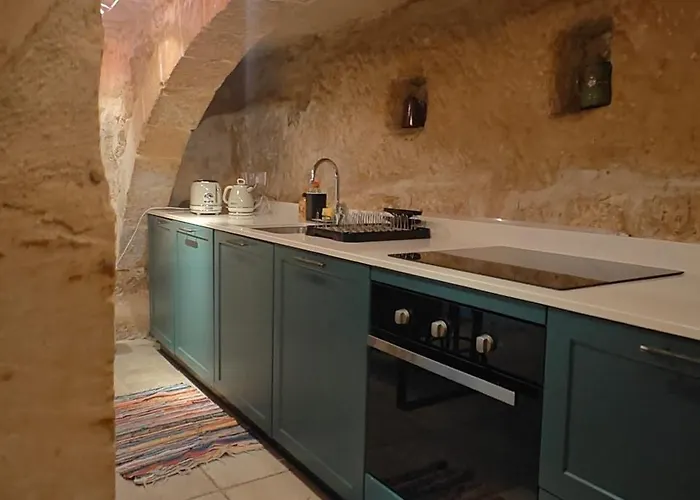 Traditional Maltese Style 1br Maisonette - Grand Harbour Area شقة *