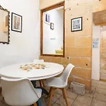Traditional Maltese Style 1br Maisonette - Grand Harbour Area Valletta