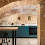 Apartament Traditional Maltese Style 1br Maisonette - Grand Harbour Area *