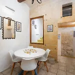 Traditional Maltese Style 1br Maisonette - Grand Harbour Area Valletta