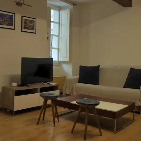 Apartment Traditional Maltese Style 1br Maisonette - Grand Harbour Area *