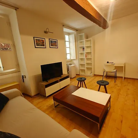 Traditional Maltese Style 1br Maisonette - Grand Harbour Area