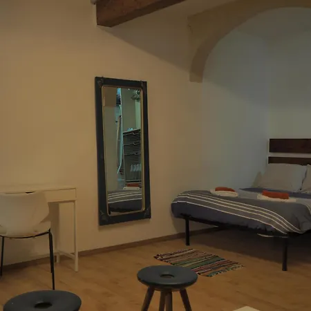 Traditional Maltese Style 1br Maisonette - Grand Harbour Area *