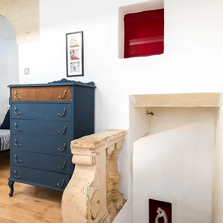 Traditional Maltese Style 1br Maisonette - Grand Harbour Area * Valletta
