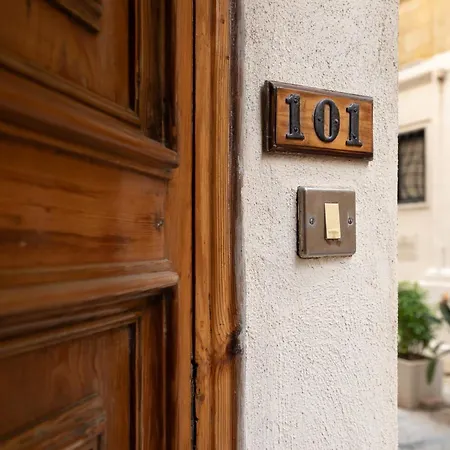 Traditional Maltese Style 1br Maisonette - Grand Harbour Area Daire
