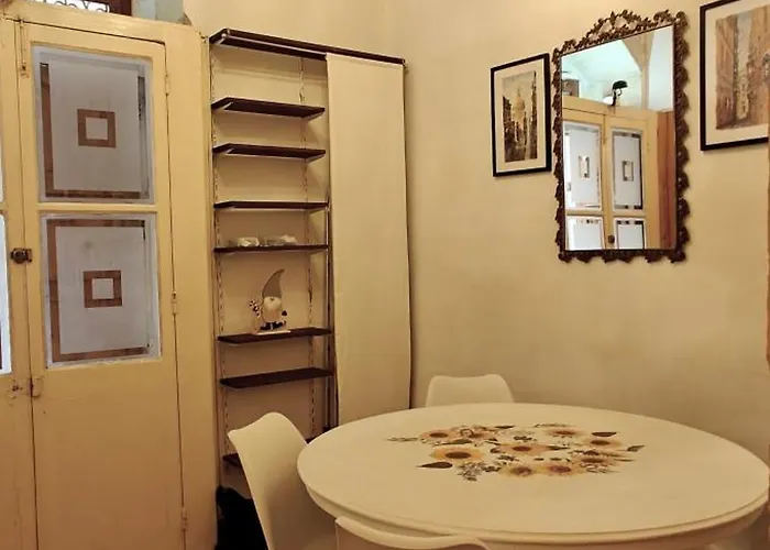 アパート Traditional Maltese Style 1br Maisonette - Grand Harbour Area バレッタ